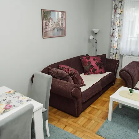 Dill 2 Apartmants Διαμέρισμα Σουμπότικα