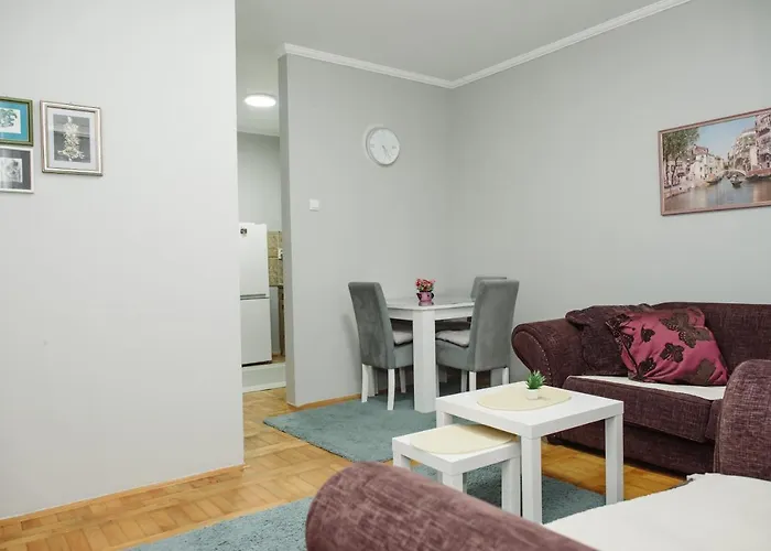 Dill 2 Apartmants 수보티차