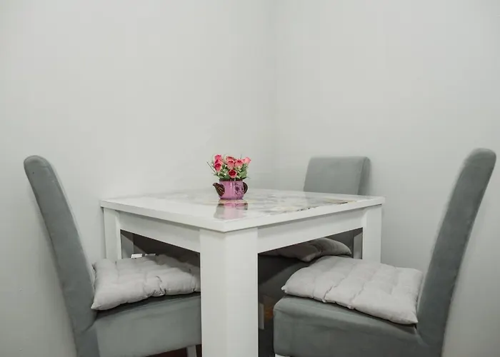 Dill 2 Apartmants 수보티차